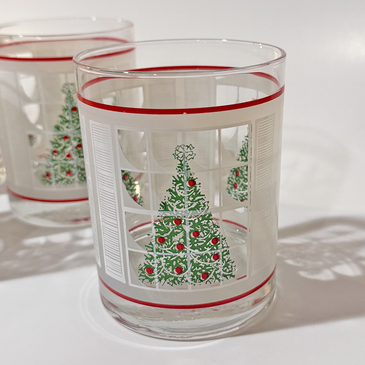 Vintage Christmas Cocktail Glasses. Set of 4.
