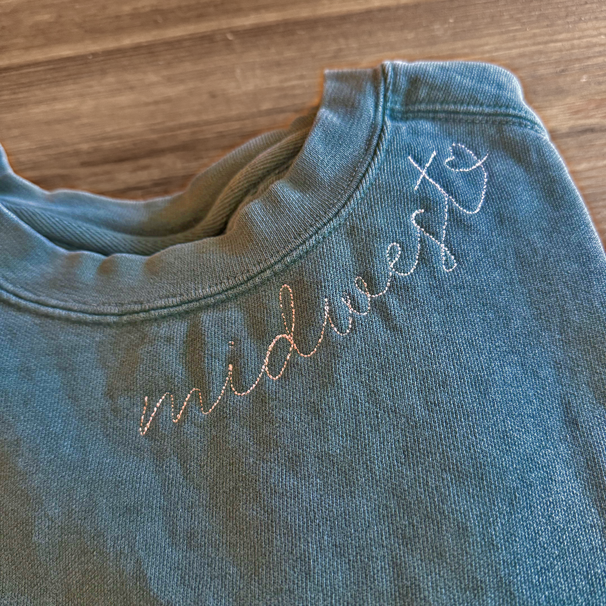 Midwest Script Embroidered Sweatshirt. Forest.