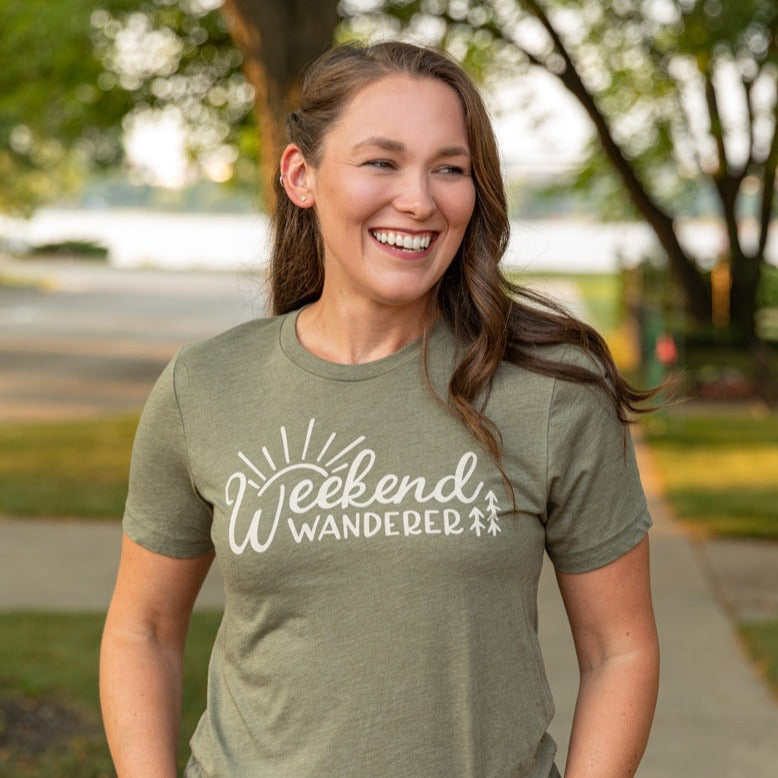 Weekend Wanderer Tee. Olive.