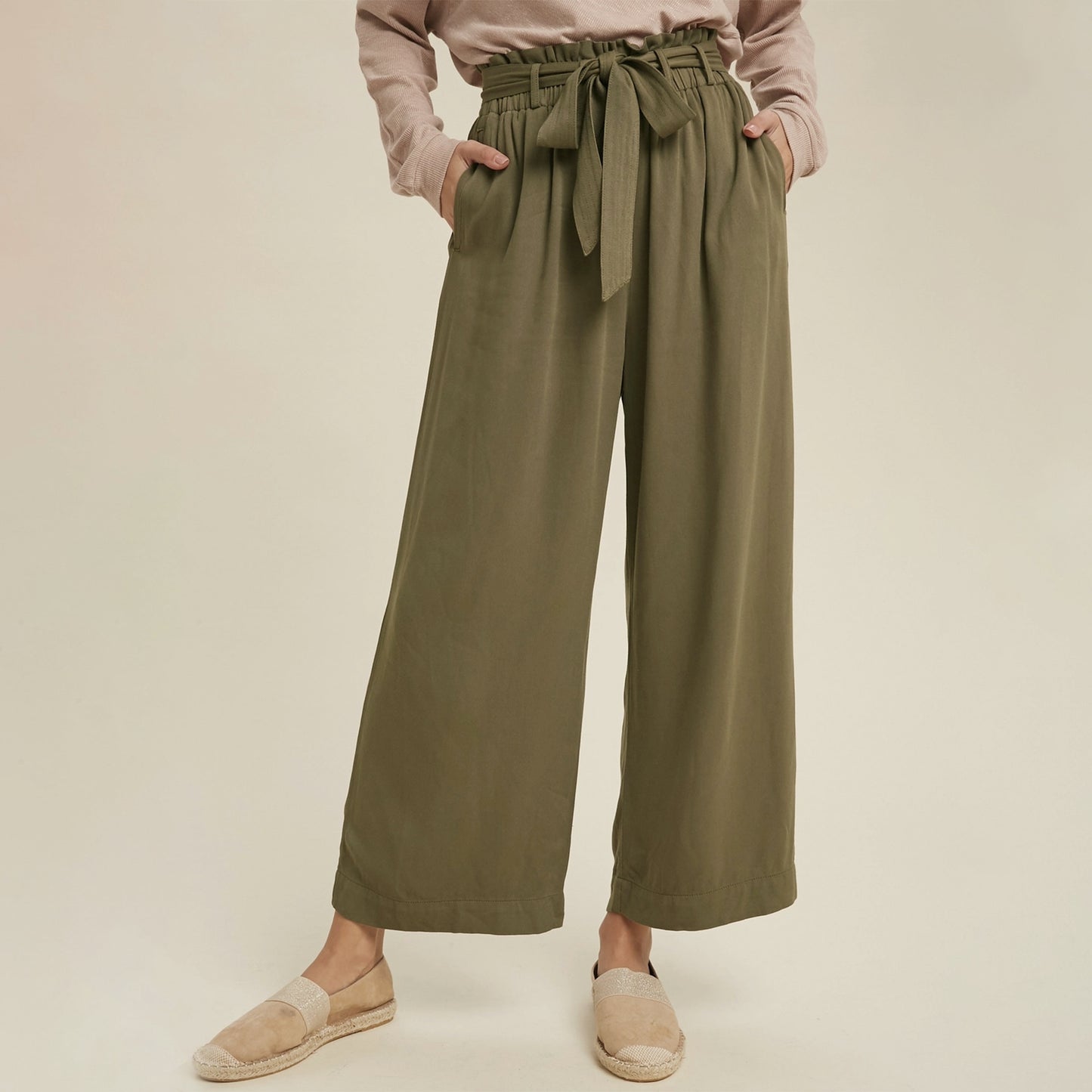 Belted Paperbag Pants with Pockets. Olive.